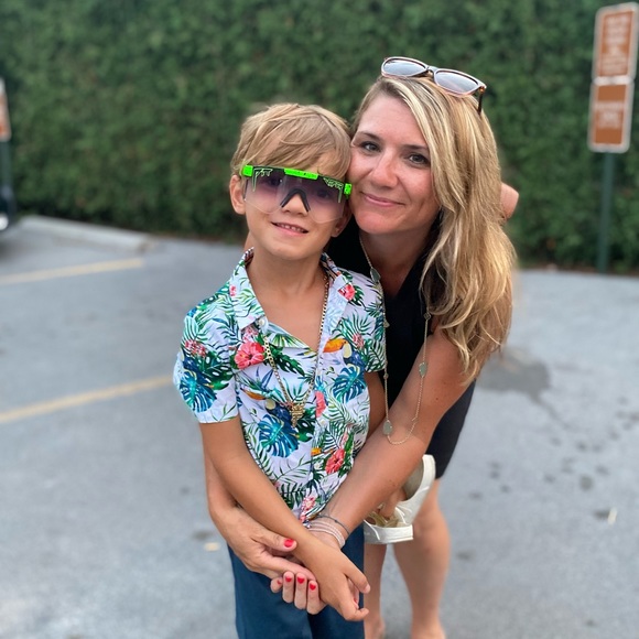 Meet your Posher, Nicole - Picture 1 of 1